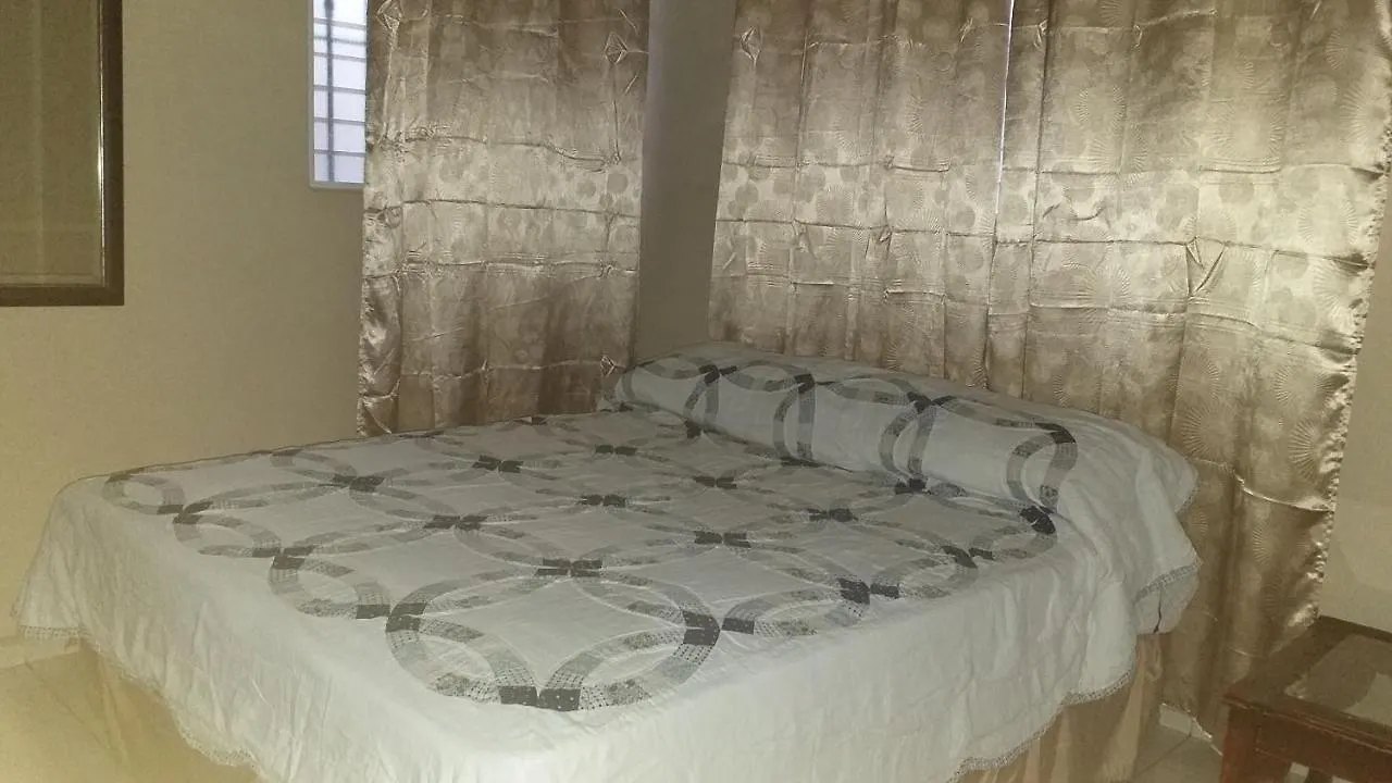 شقة سانتياغو دي لوس كاباليروس  في Hogar Las Cayenas